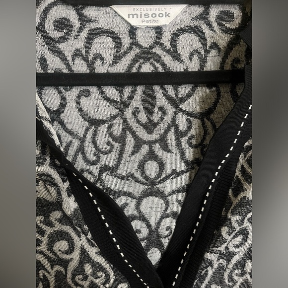Misook Black Gray Abstract Baroque Swirl Knit Cardigan Sweater Size Large Petite - Picture 2 of 2